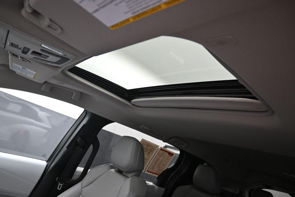 صورة مصغرة 26 لـ 2026 Toyota SIENNA XLE