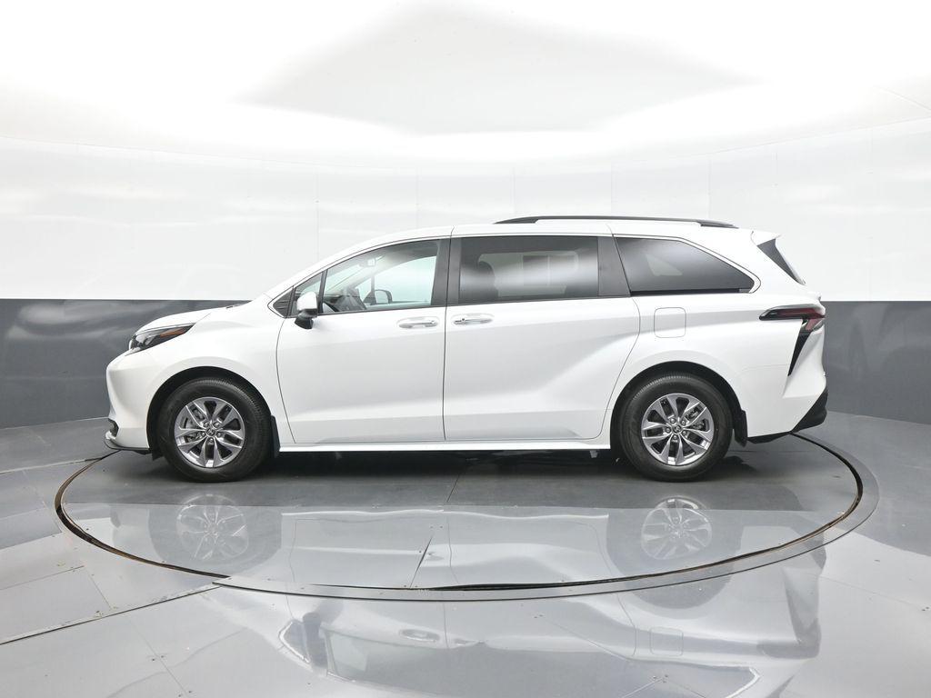 صورة 4 لـ 2026 Toyota SIENNA XLE