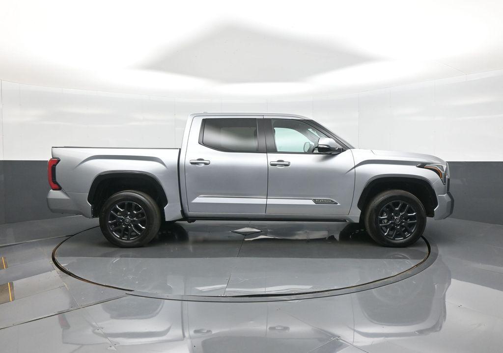 TOYOTA TUNDRA - 8