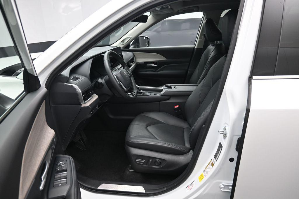 صورة 9 لـ 2024 Toyota GRAND HIGHLANDER LIMITED