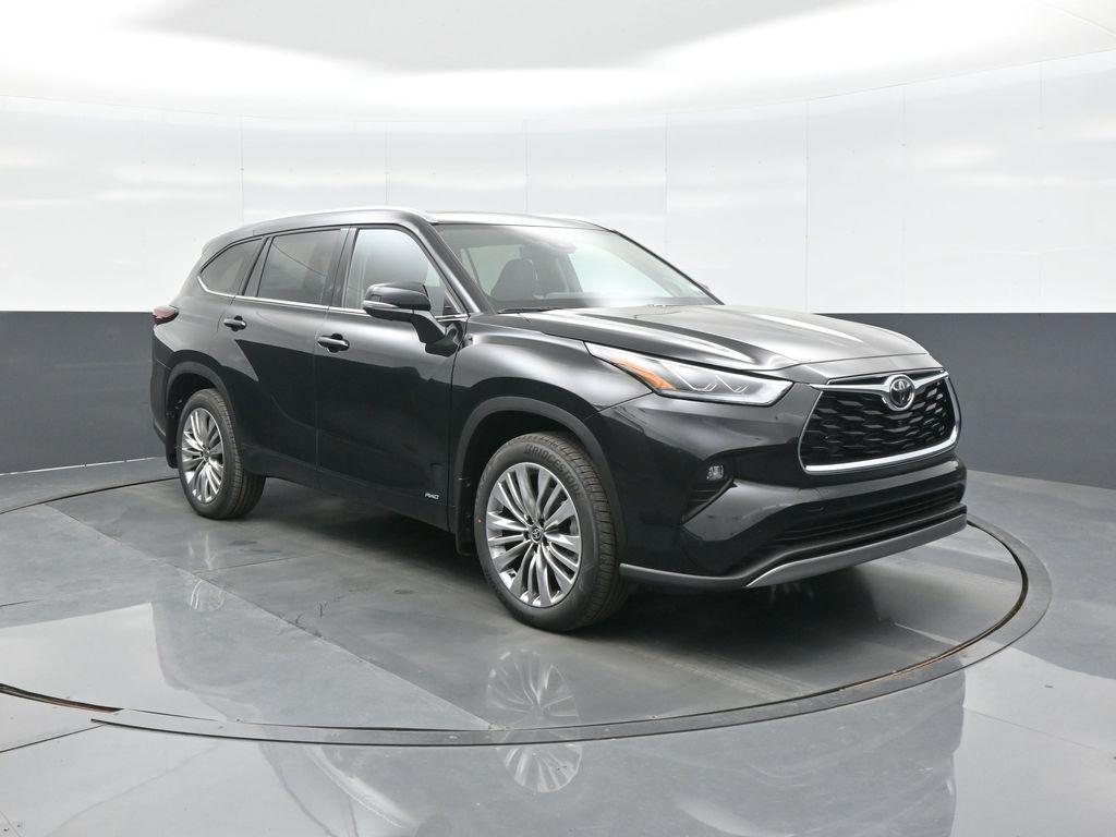 New 2026 Toyota Highlander Hybrid Platinum