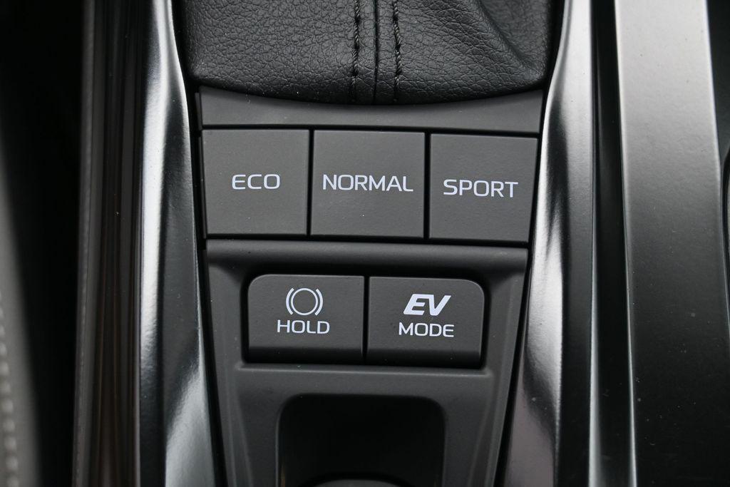 2026 Toyota CAMRY SE thumbnail 25