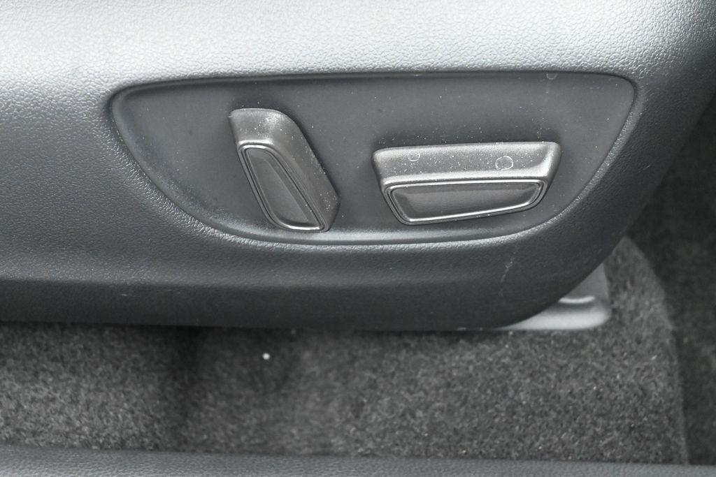 صورة مصغرة 38 لـ 2023 Toyota RAV4 LIMITED