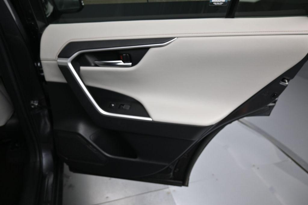 صورة مصغرة 35 لـ 2023 Toyota RAV4 LIMITED