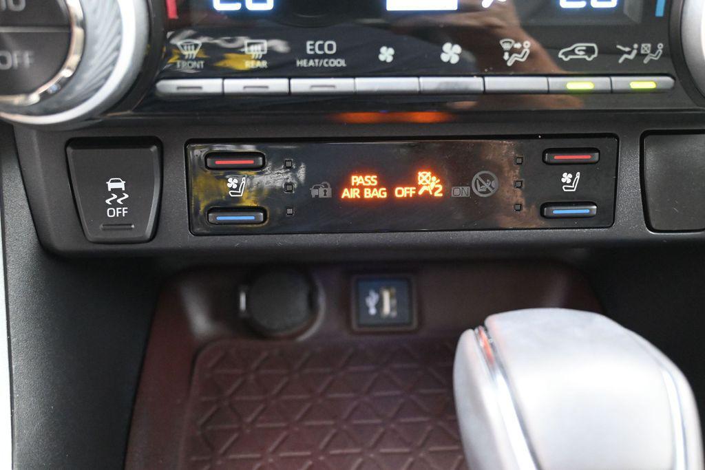 صورة مصغرة 24 لـ 2023 Toyota RAV4 LIMITED