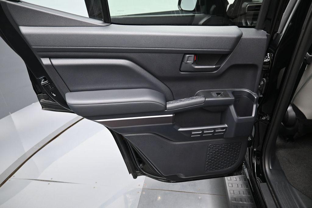 صورة مصغرة 28 لـ 2026 Toyota 4RUNNER SR5