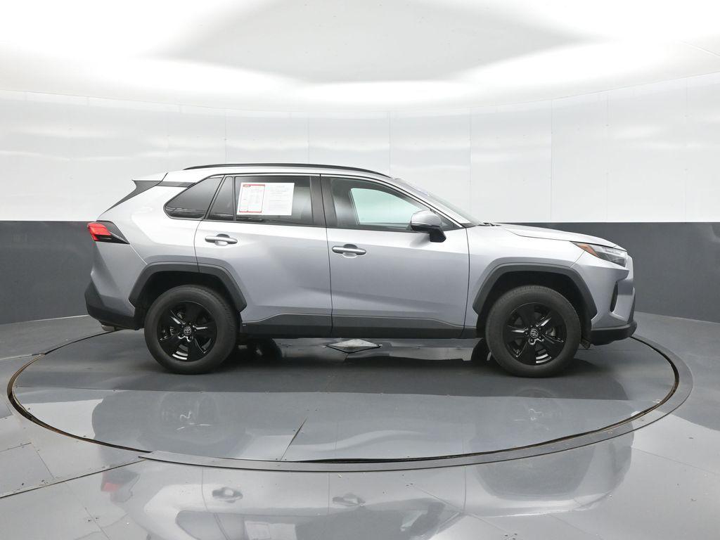 صورة 8 لـ 2024 Toyota RAV4 XLE