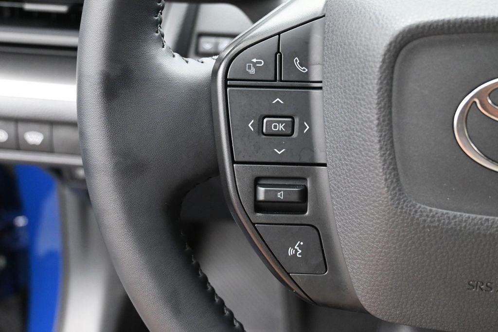 2025 Toyota PRIUS LE thumbnail 15