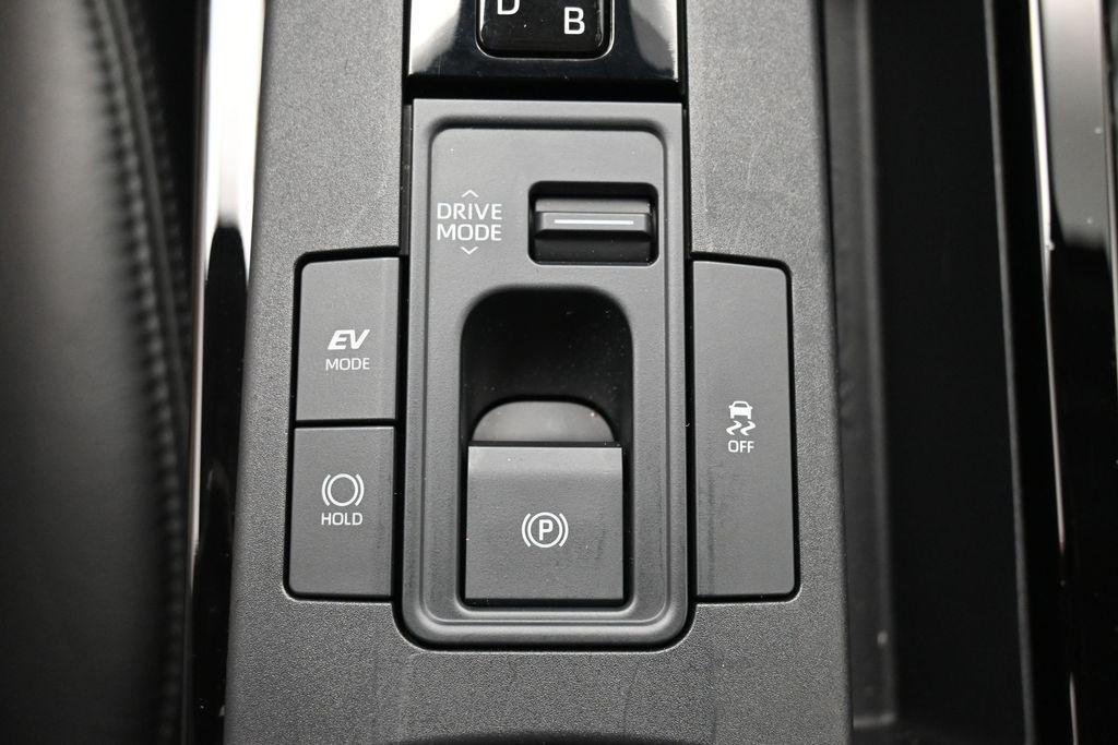 2025 Toyota PRIUS LE thumbnail 23