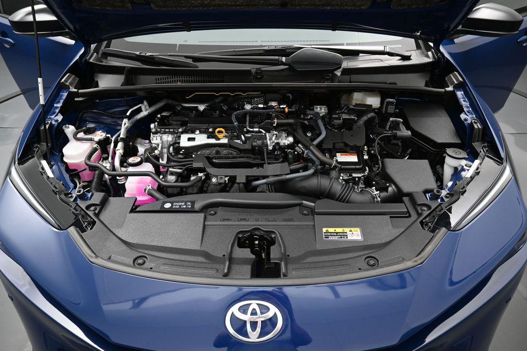 2025 Toyota PRIUS LE thumbnail 32