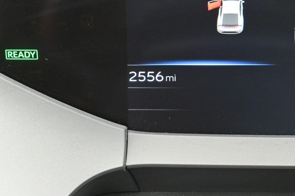 2025 Toyota PRIUS LE thumbnail 17