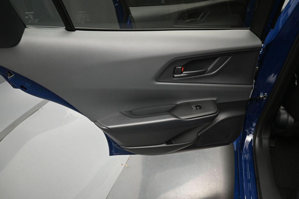 2025 Toyota PRIUS LE thumbnail 26