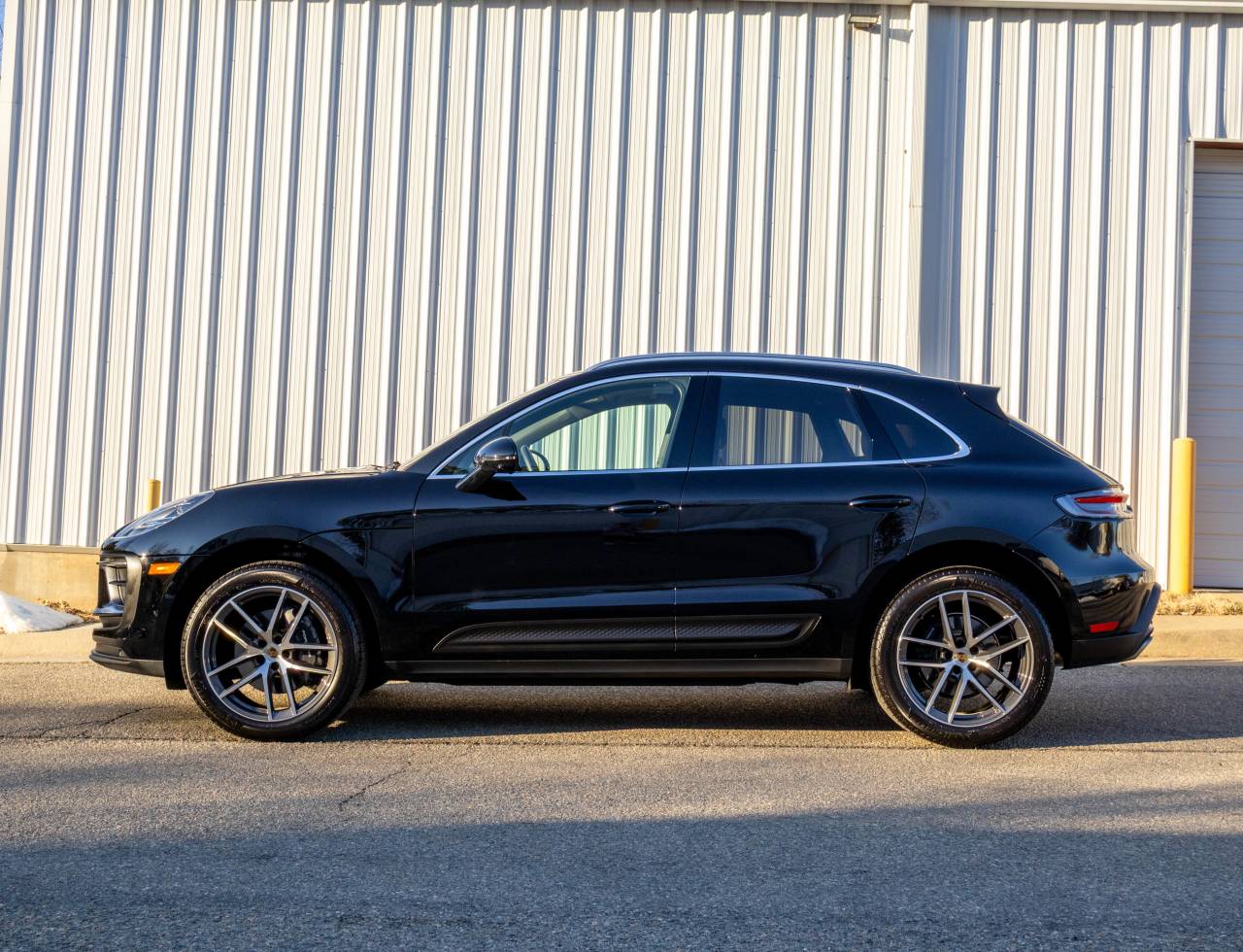 2025 Porsche MACAN — фото 2