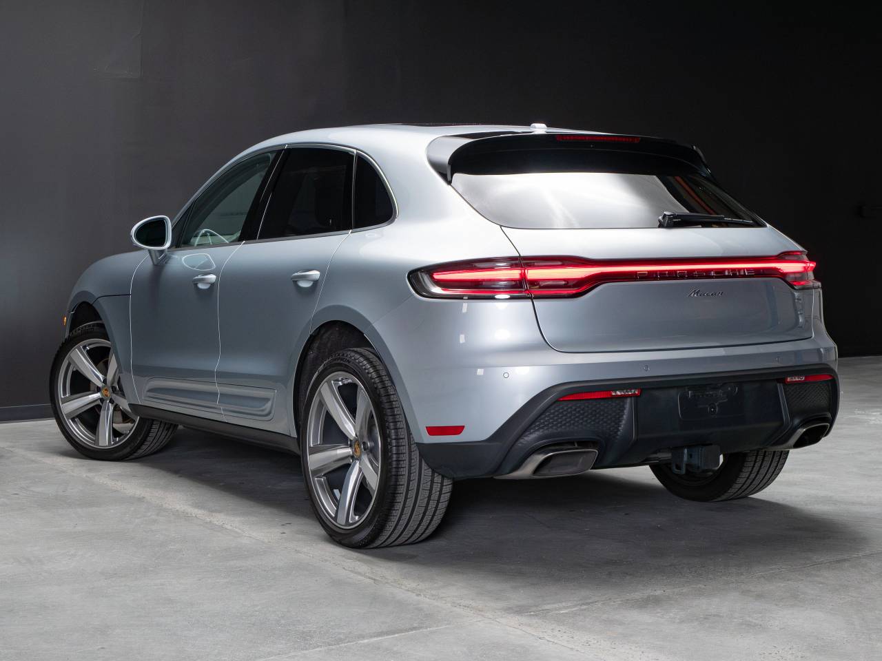 2025 Porsche MACAN — фото 3