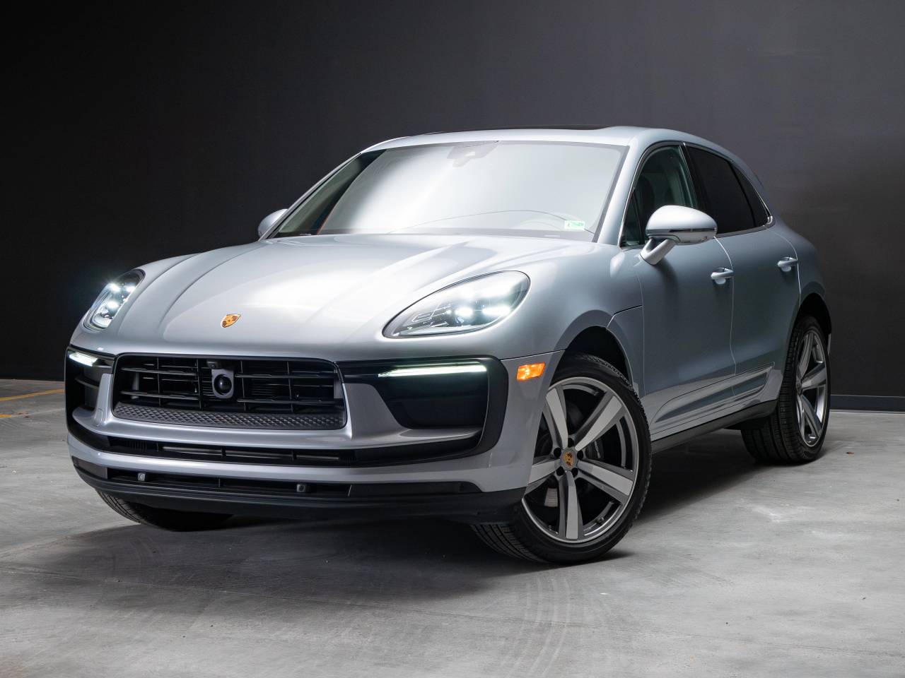 2025 Porsche MACAN — фото 1