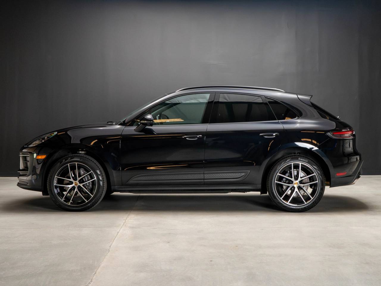 2025 Porsche MACAN — фото 2