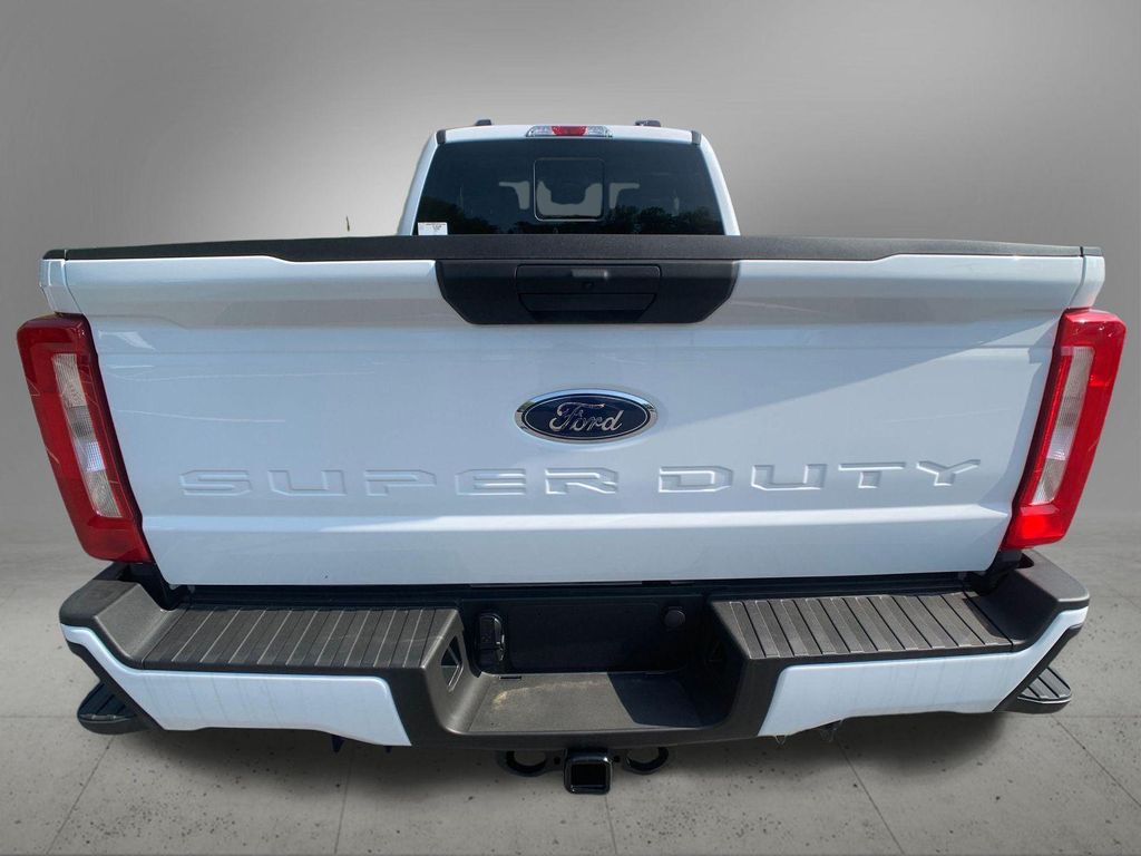صورة 4 لـ 2026 FORD F-350 XL