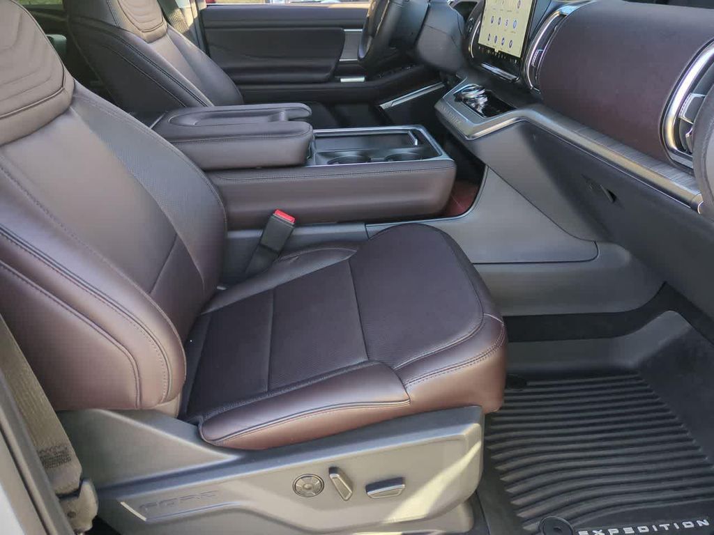 2025 FORD EXPEDITION PLATINUM thumbnail 31