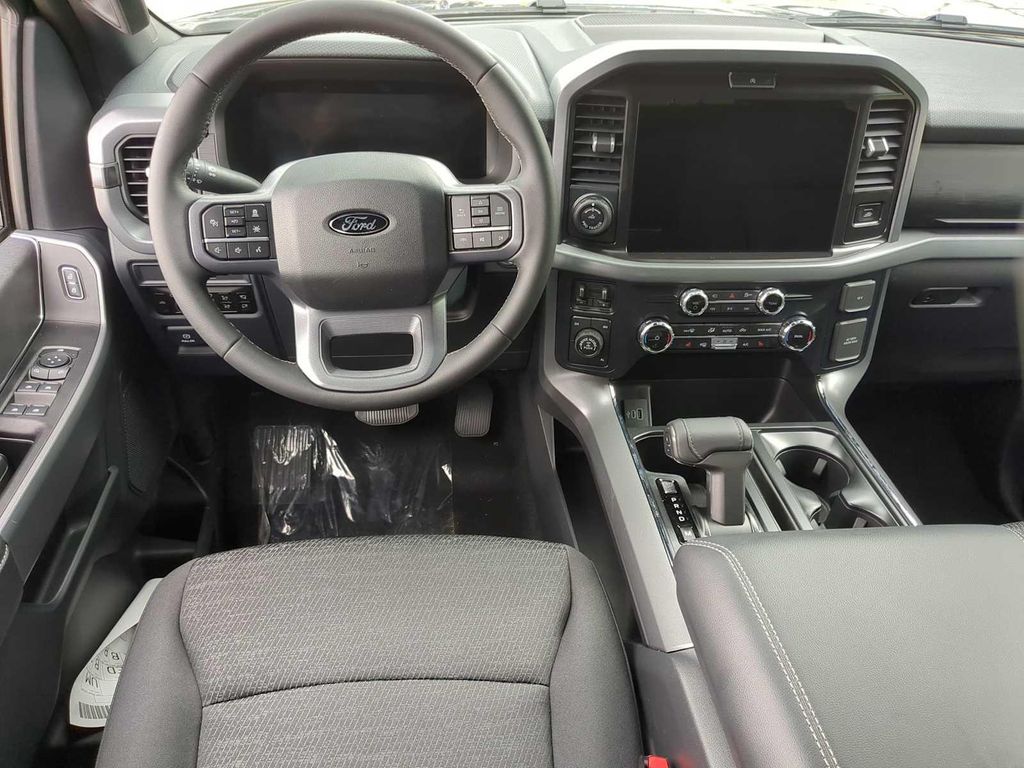 صورة مصغرة 18 لـ 2026 FORD F-150 XLT