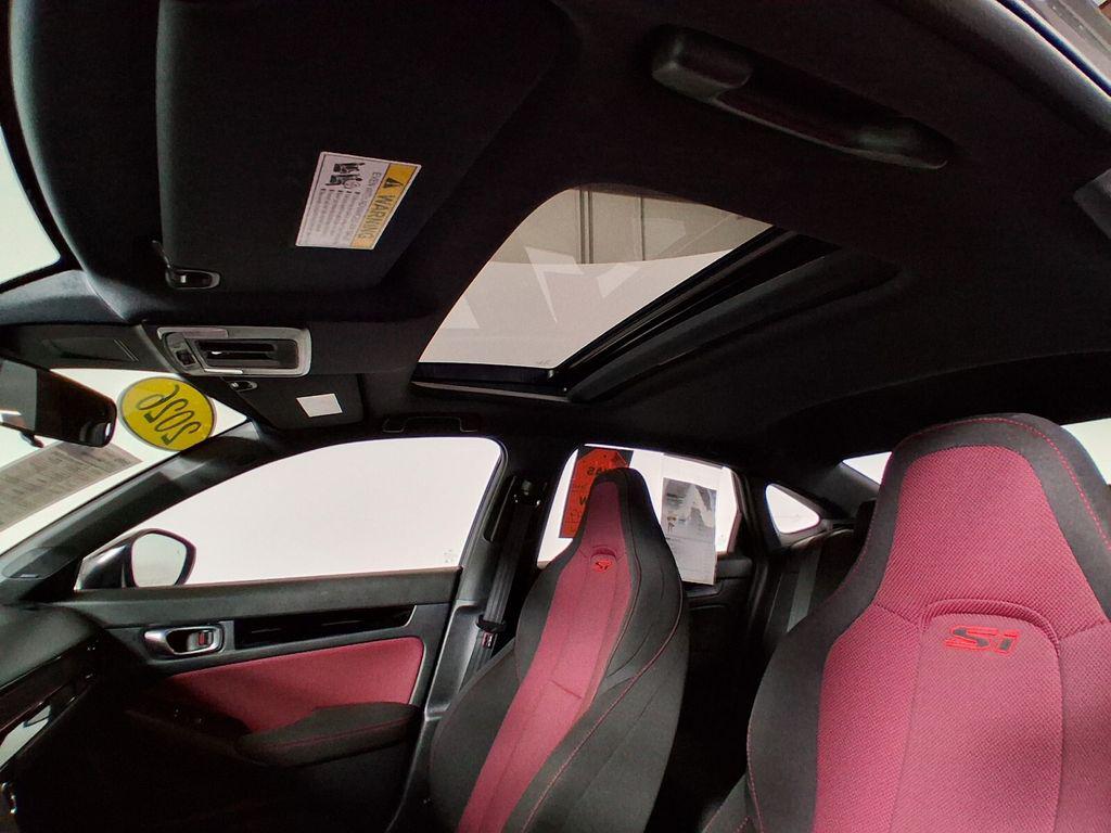 صورة 6 لـ 2026 Honda CIVIC SI BASE