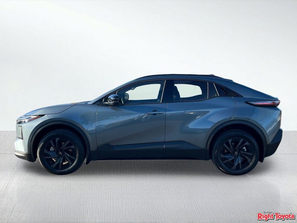 2026 Toyota C-HR SE — миниатюра 4