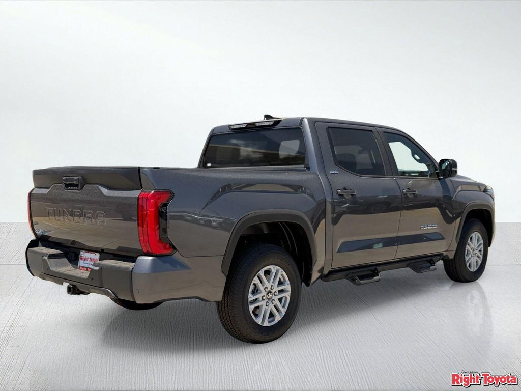 صورة 7 لـ 2026 Toyota TUNDRA SR5