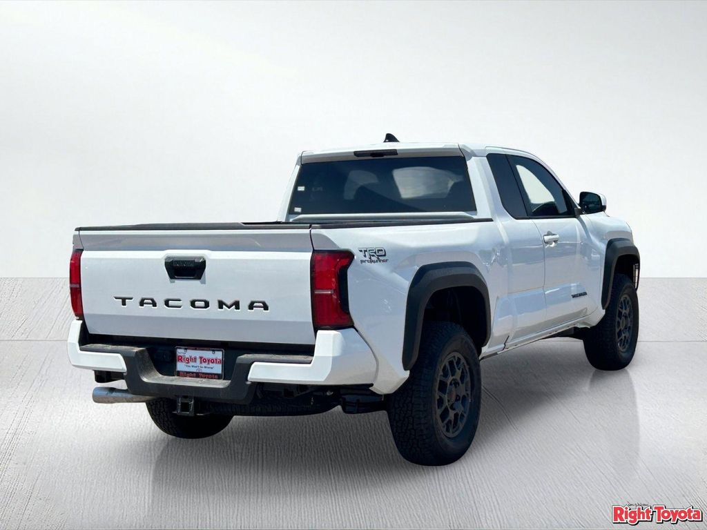2026 Toyota TACOMA SR5 — фото 5