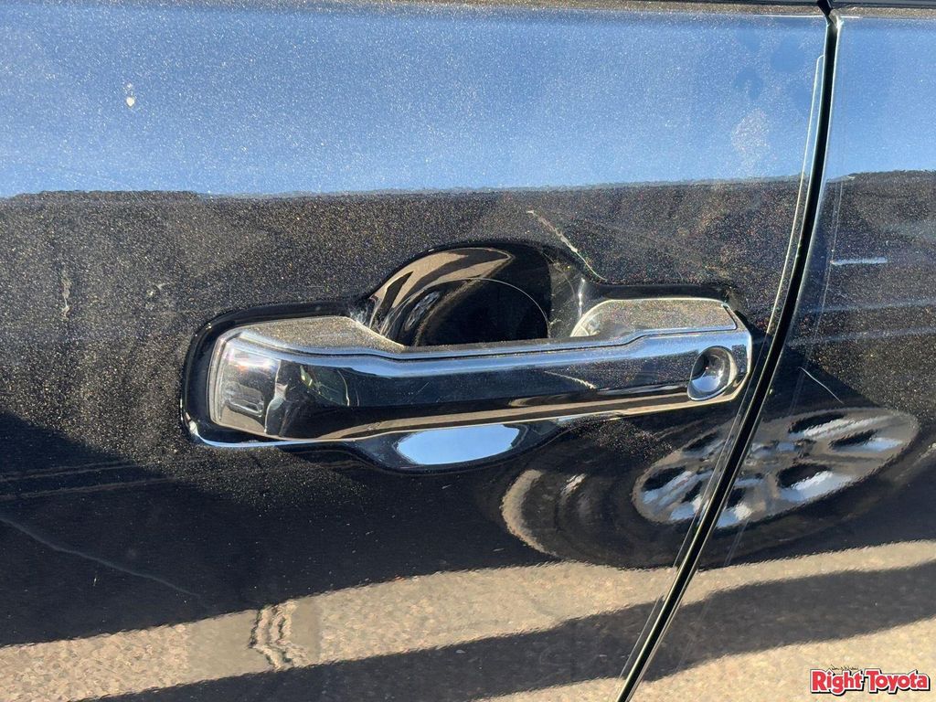 TOYOTA TUNDRA - 10