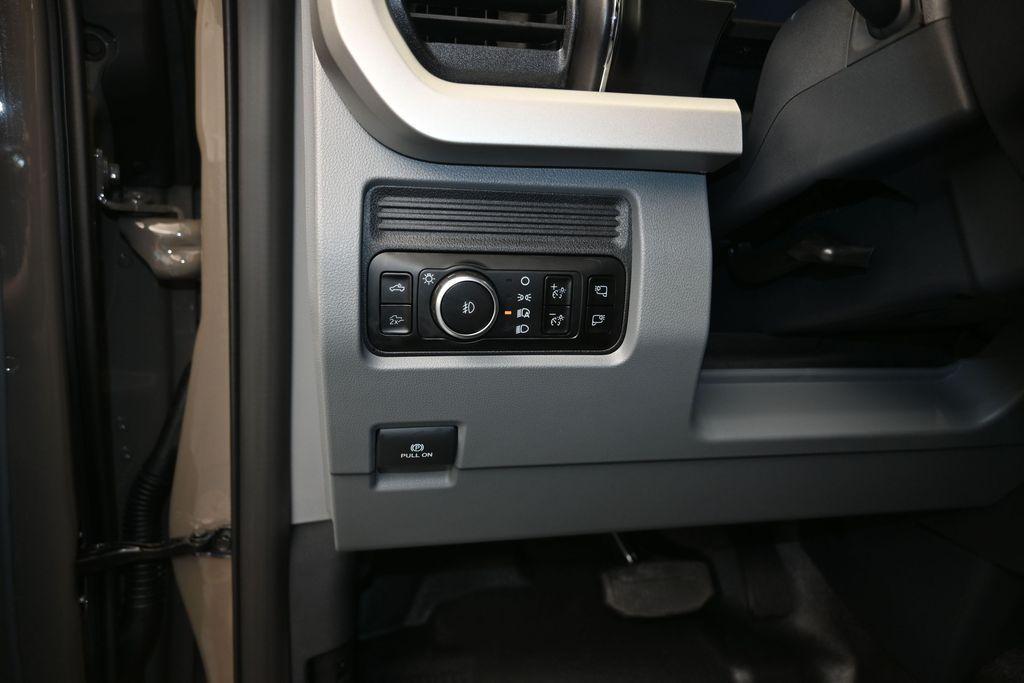 2027 FORD F-250 XLT 照片 13