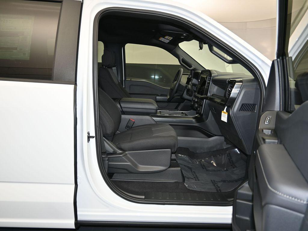 صورة مصغرة 25 لـ 2026 FORD F-150 STX