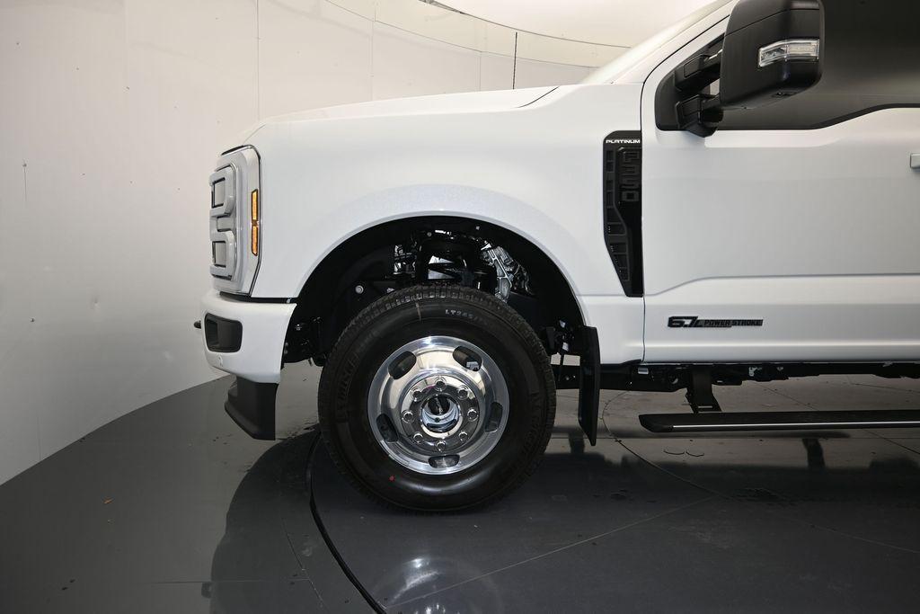 2026 FORD F-350 PLATINUM — фото 2