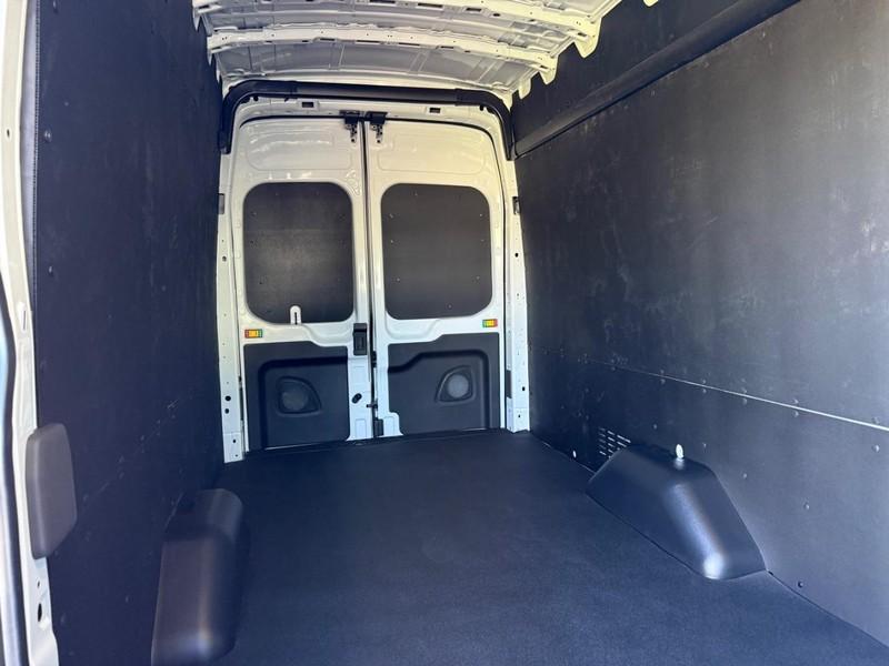 صورة 9 لـ 2026 FORD TRANSIT-250 BASE
