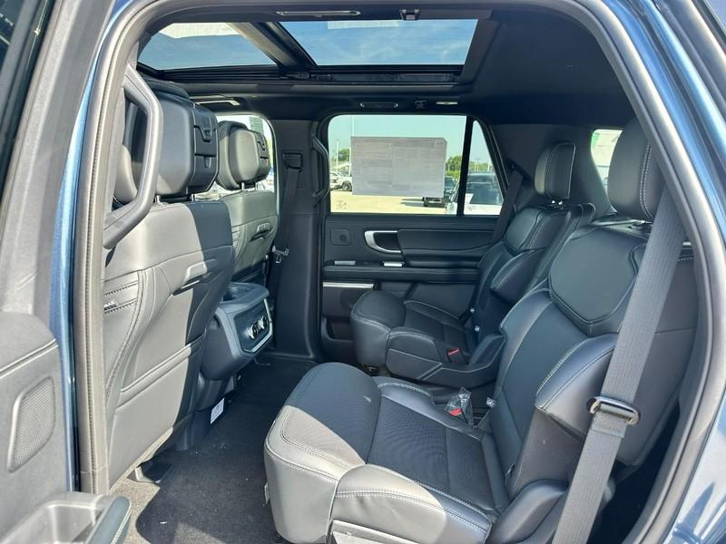 صورة 4 لـ 2027 FORD EXPEDITION PLATINUM