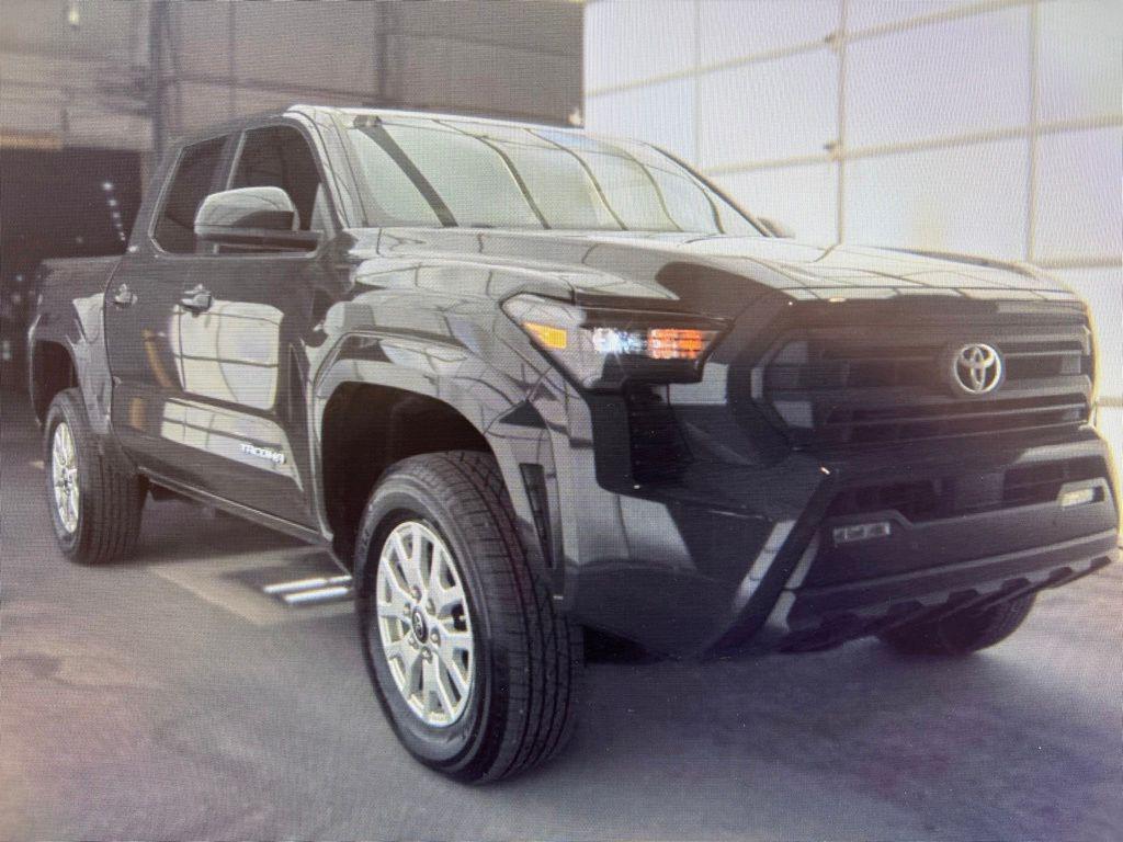 صورة 2 لـ 2024 Toyota TACOMA SR5