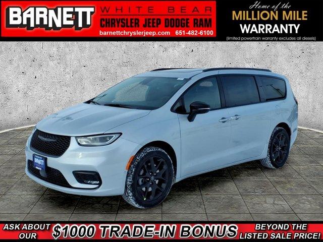New 2026 Chrysler Pacifica Limited