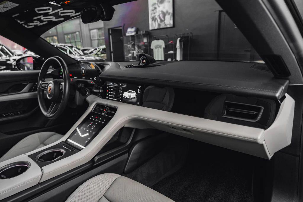 صورة مصغرة 42 لـ 2022 Porsche TAYCAN 4