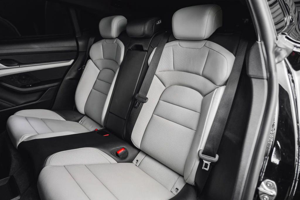 صورة مصغرة 38 لـ 2022 Porsche TAYCAN 4