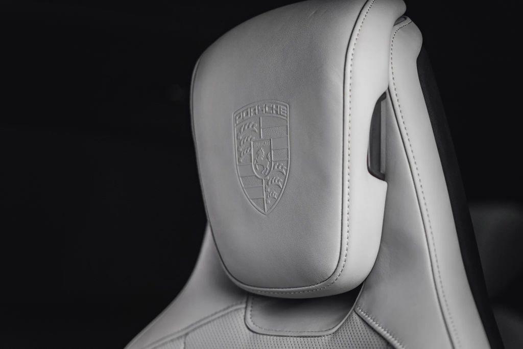 صورة مصغرة 36 لـ 2022 Porsche TAYCAN 4