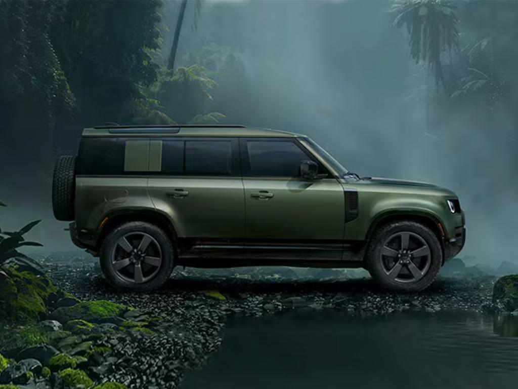 New 2026 Land Rover Defender P400 X-Dynamic SE