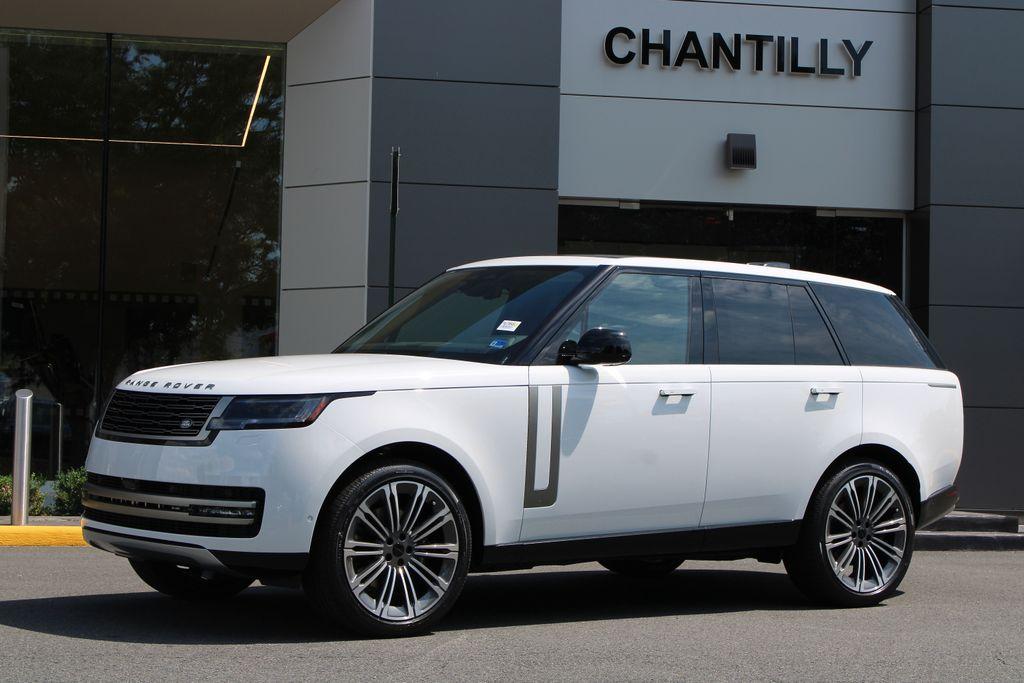 New 2026 Land Rover Range Rover P400 SE SWB