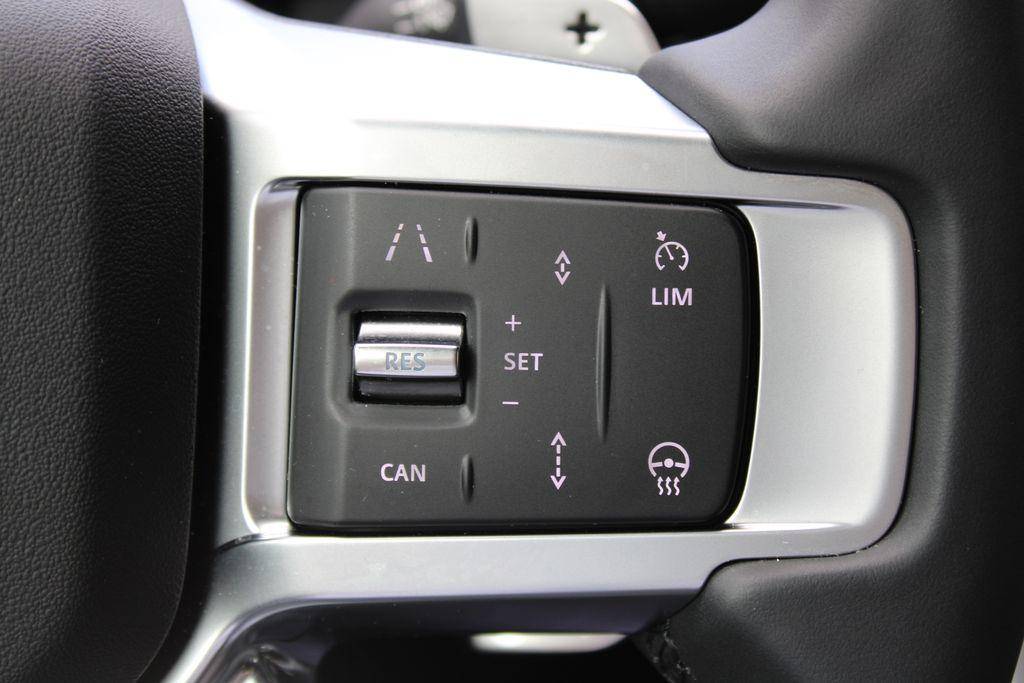 صورة 14 لـ 2025 LAND Rover DISCOVERY P300 S