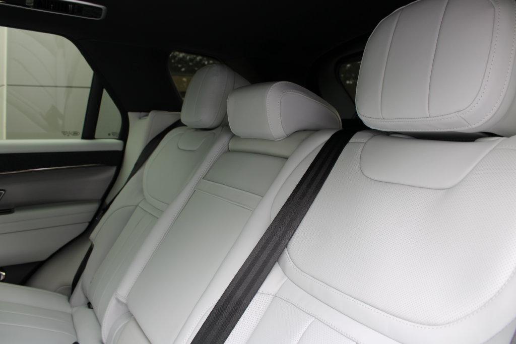 صورة 8 لـ 2027 LAND Rover RANGE ROVER SPORT P360 SE