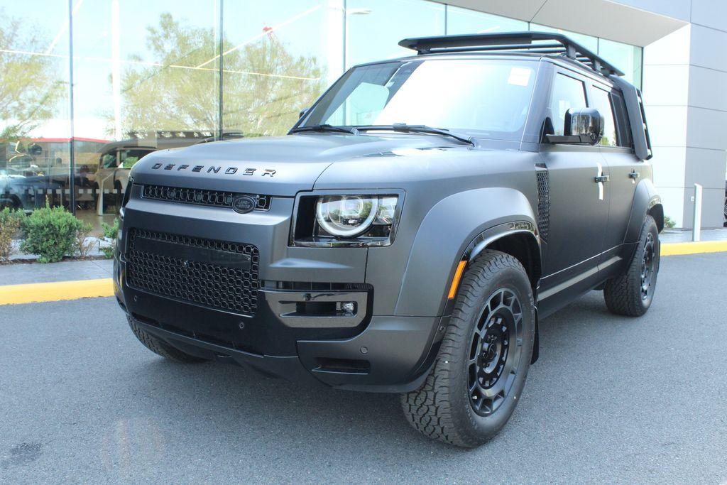 New 2026 Land Rover Defender 110 P635 OCTA Black