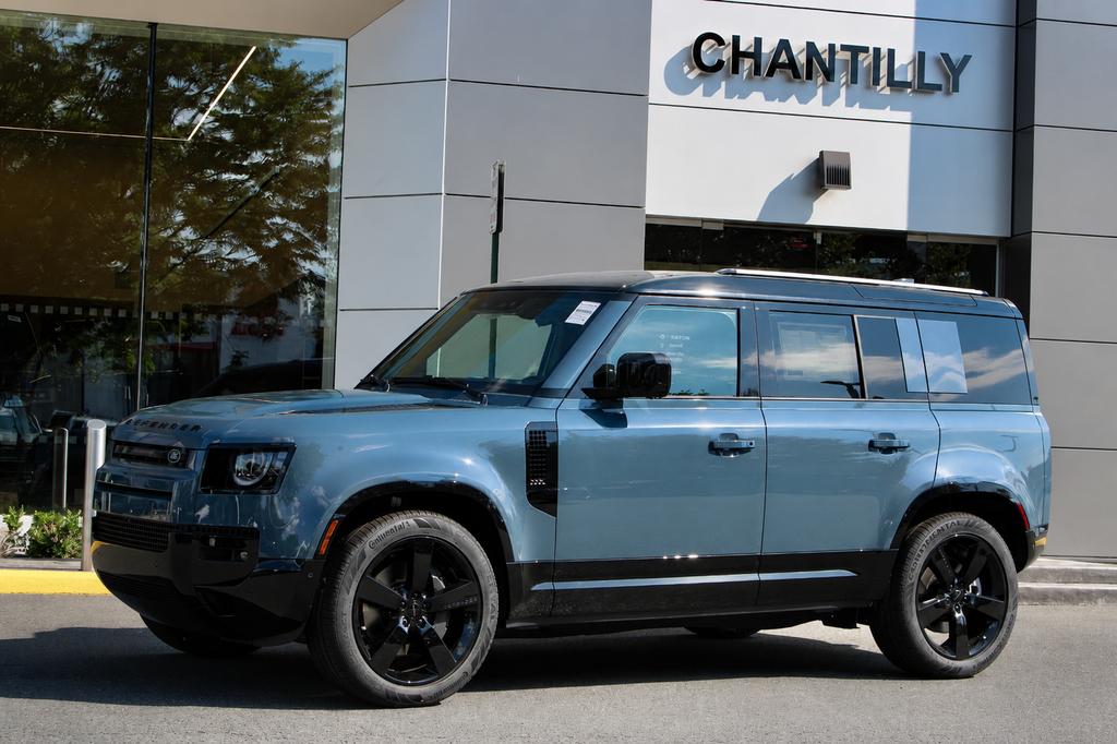 New 2026 Land Rover Defender 110 P400 X-Dynamic SE