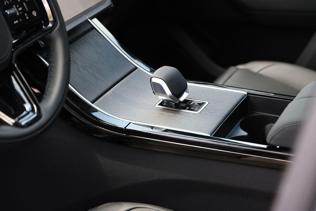 2026 LAND Rover RANGE ROVER VELAR P250 DYNAMIC SE thumbnail 13