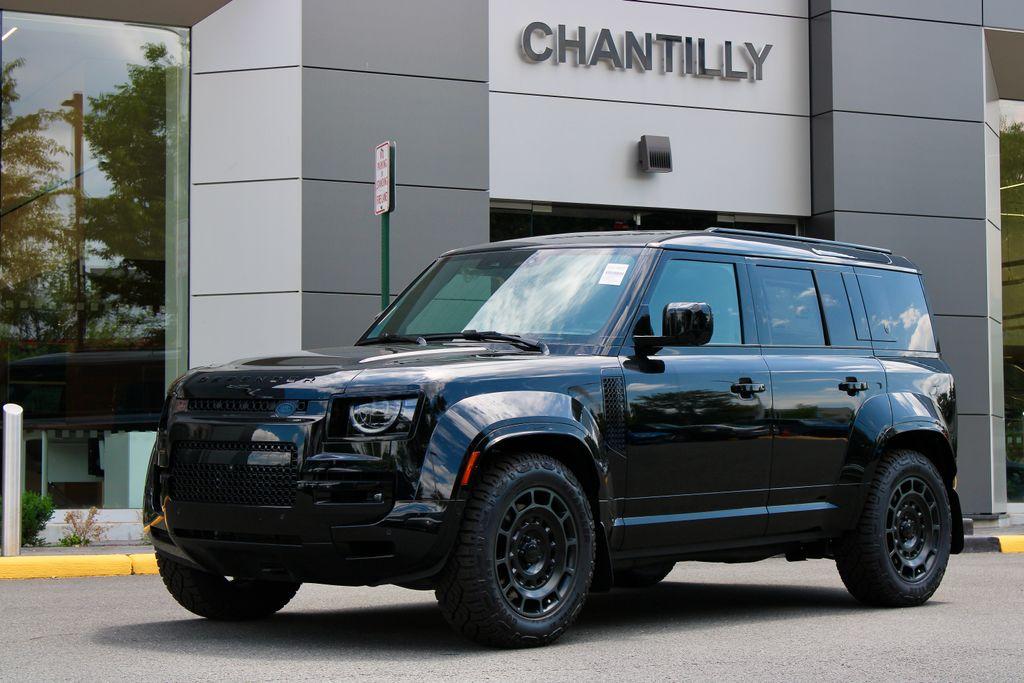 New 2026 Land Rover Defender 110 P635 OCTA Black