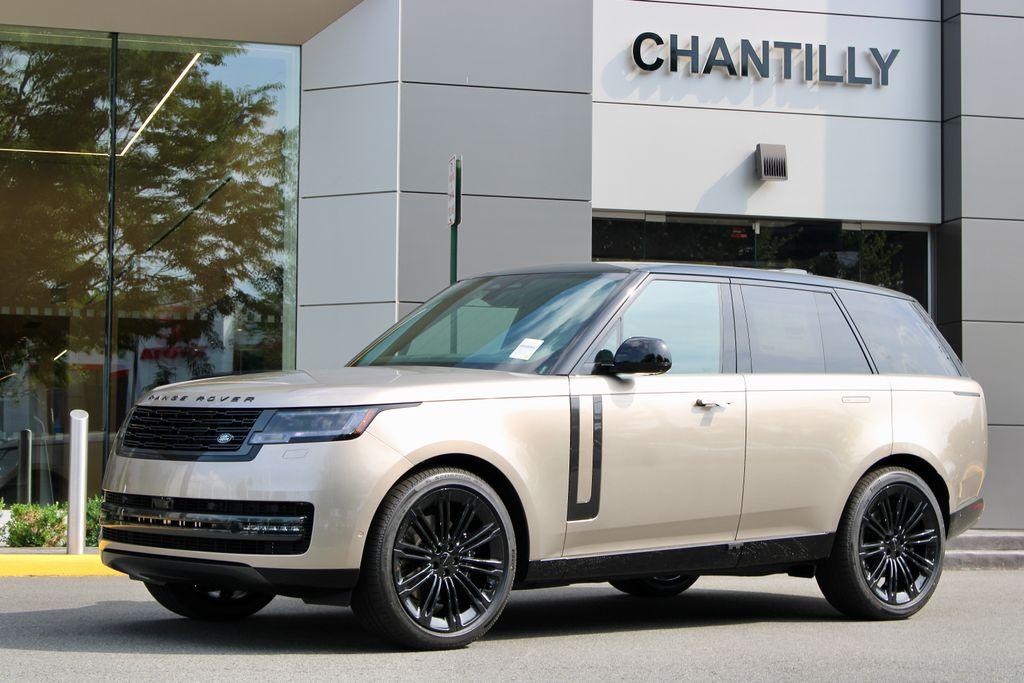 New 2026 Land Rover Range Rover P400 SE SWB