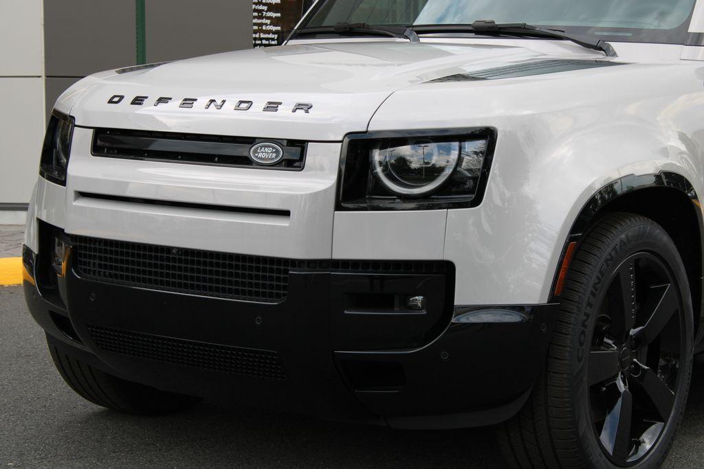 صورة 2 لـ 2026 LAND Rover DEFENDER 130 P400 X-DYNAMIC SE