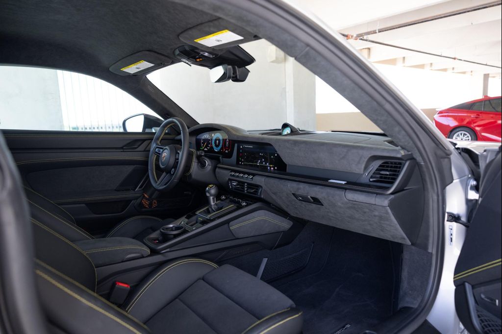 2026 Porsche 911 GT3 — миниатюра 32