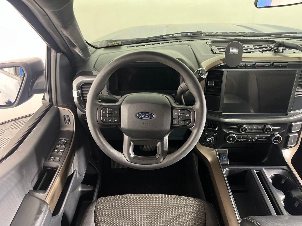 صورة 2 لـ 2024 FORD F-150 STX